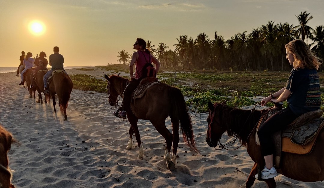 Sunset Horseback Riding - Experience the best of Puerto Escondido